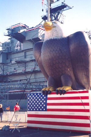 30' American Flag Eagle 