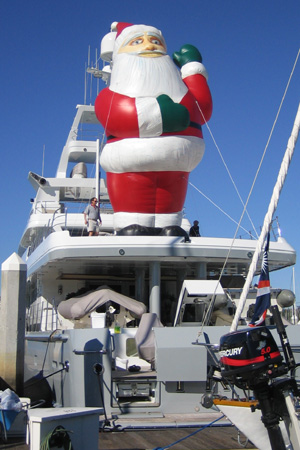 30' Santa Boat